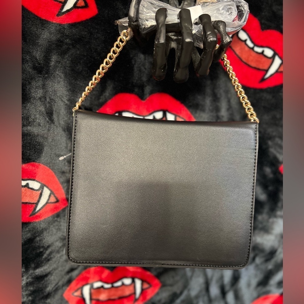 🖤💀NWT-MAD ENGINE “SUMMON THE SPIRITS” SUPER CUTE BOOK LOOKING CROSSBODY ☠️🖤 - Picture 5 of 14